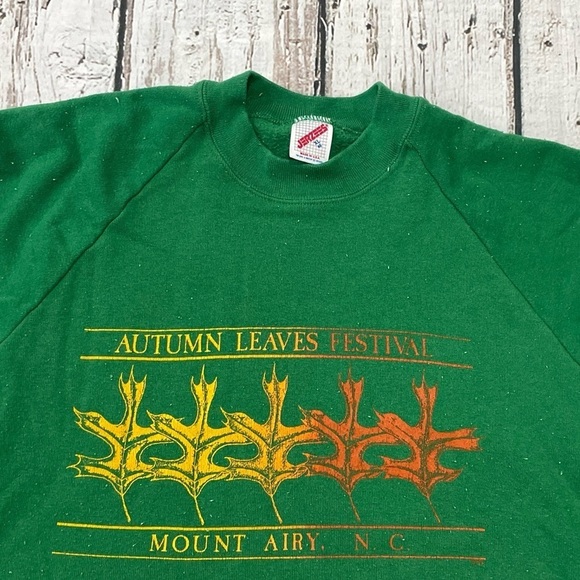 Vintage Mount Airy North Carolina Travel Destination 1980s Crewneck Sweatshirt - Picture 4 of 7